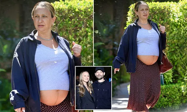 Jennifer Meyer, 48, Flaunts Baby Bump on Beverly Hills Outing Jennifer Meyer, 48, Flaunts Baby Bump on Beverly Hills Outing