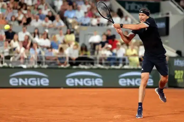Zverev Survives Scare to Advance at French Open Zverev Survives Scare to Advance at French Open