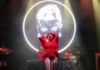 Robbie Williams Joins CMAT for Surprise Duet at Bilbao BBK Live