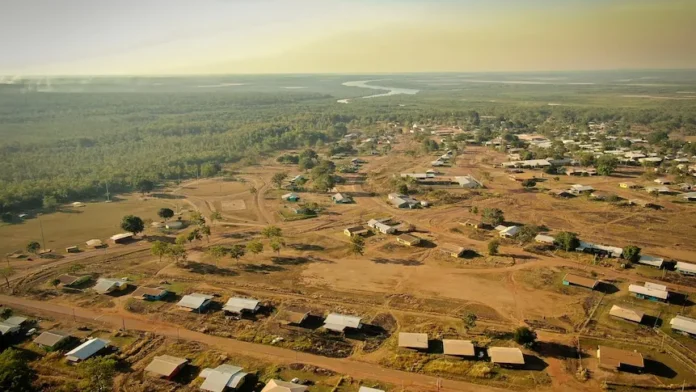 Wadeye Unrest: Police Deploy Pepper Spray Amid Arrow Attack on Patrol Car