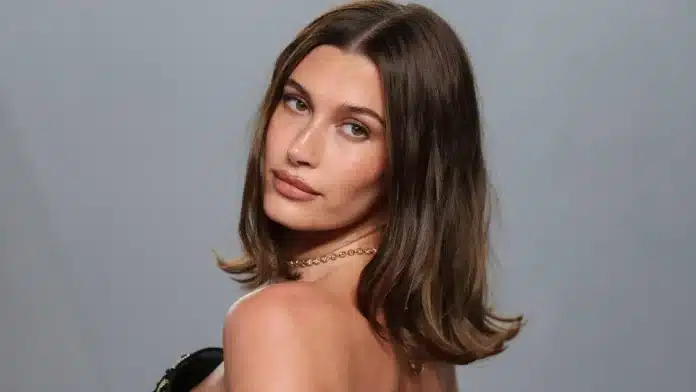 Hailey Bieber Flaunts Fitness Results in Athleisure Selfie Hailey Bieber Flaunts Fitness Results in Athleisure Selfie
