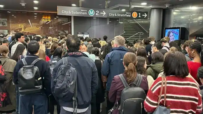 Sydney Train Delays Hit Commuters Again Due to Wiring Fault Sydney Train Delays Hit Commuters Again Due to Wiring Fault