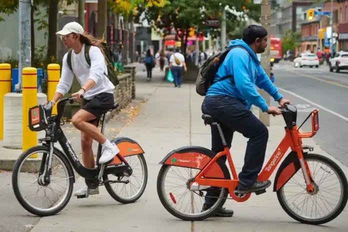 Toronto Bike Lanes Face Removal as Province Advances Plans Toronto Bike Lanes Face Removal as Province Advances Plans